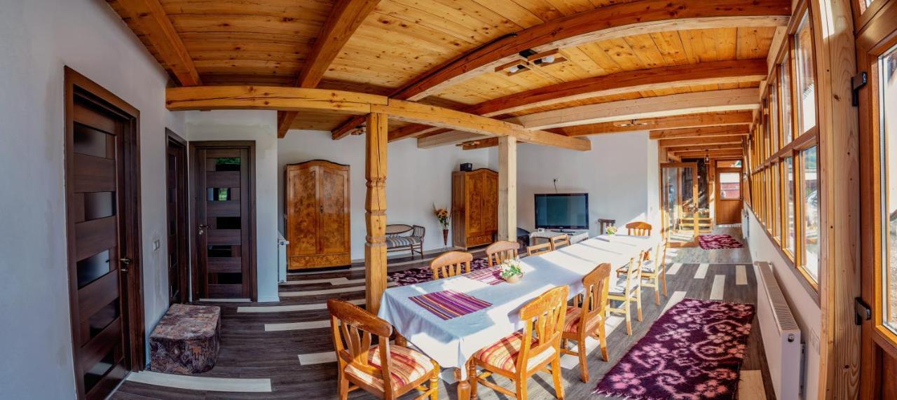 Casa Buga Hotel Viseu de Sus Ngoại thất bức ảnh